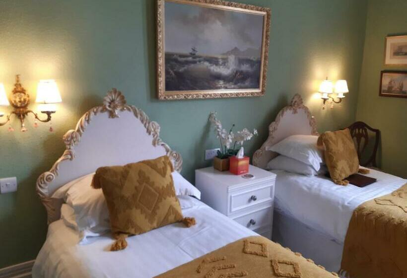 Номер Superior, Holywell House