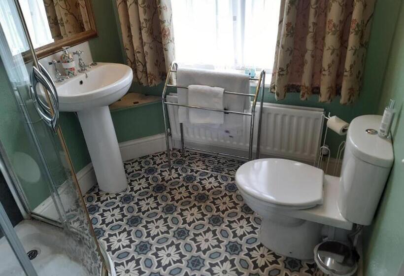 スーペリアファミリールーム, Holywell House