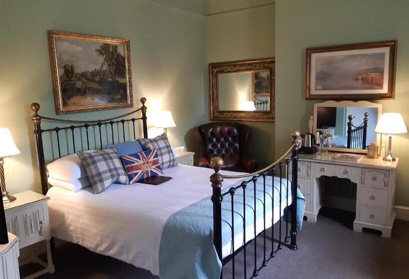 スーペリアファミリールーム, Holywell House