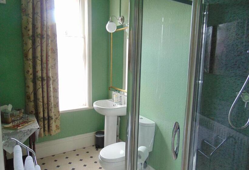 スーペリアールーム, Holywell House