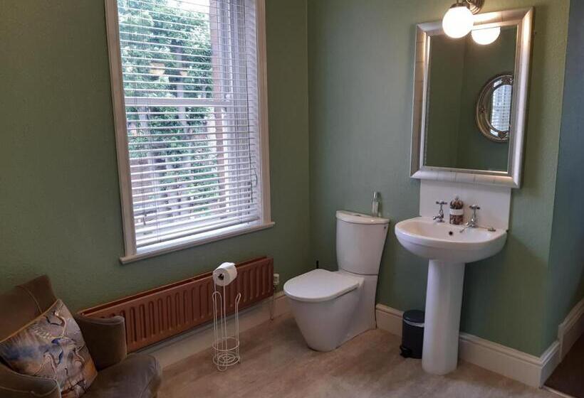 バスタブ付きスーペリアールーム, Holywell House