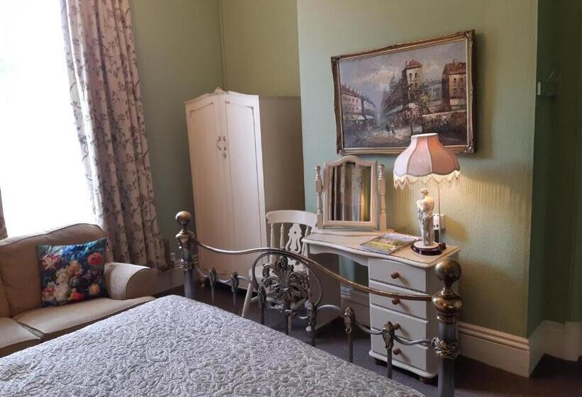 バスタブ付きスーペリアールーム, Holywell House