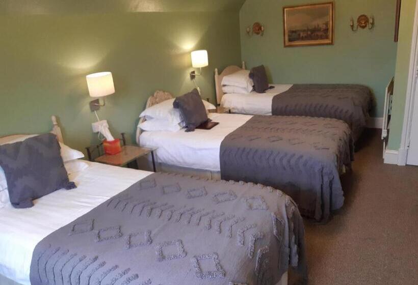 スタンダードトリプルルーム, Holywell House