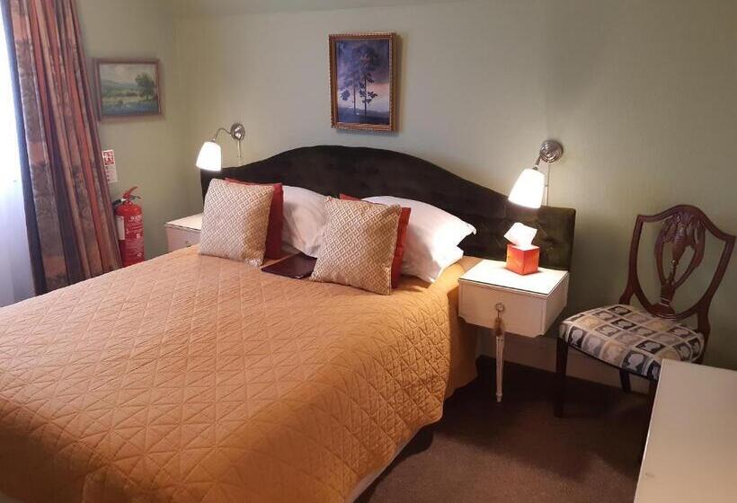 スタンダードルーム, Holywell House