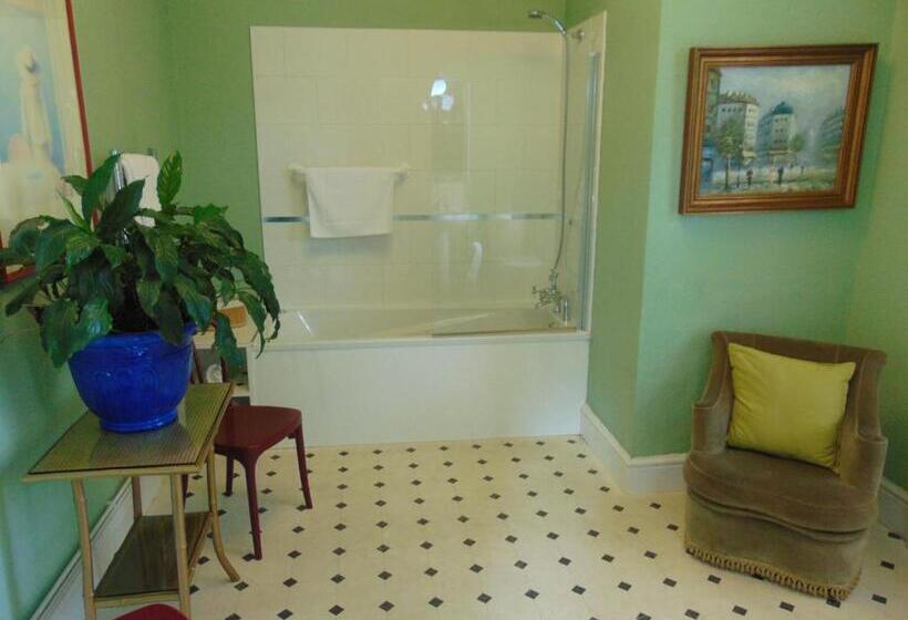 バスタブ付きスーペリアールーム, Holywell House