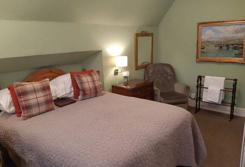 ファミリールーム, Holywell House