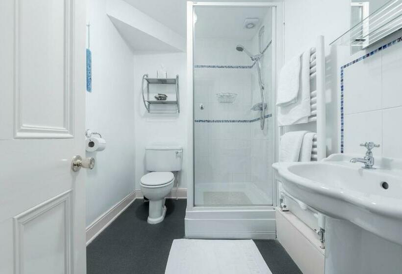 חדר סופריור, Kirkgate House