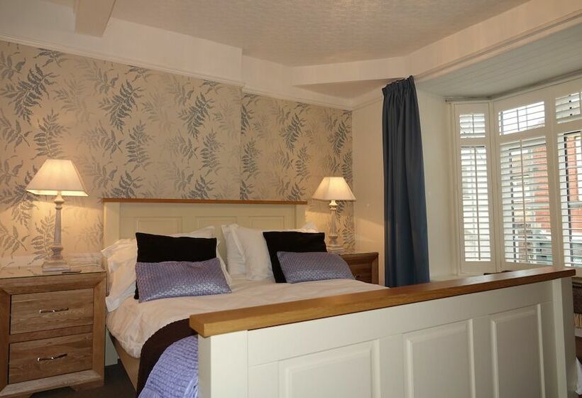 חדר סופריור, Kirkgate House