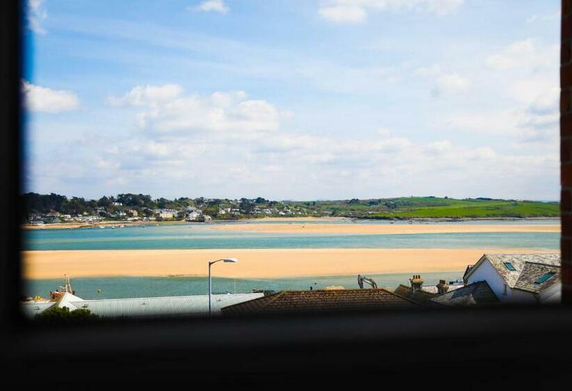 スタンダードルーム, No 10 Treverbyn Road