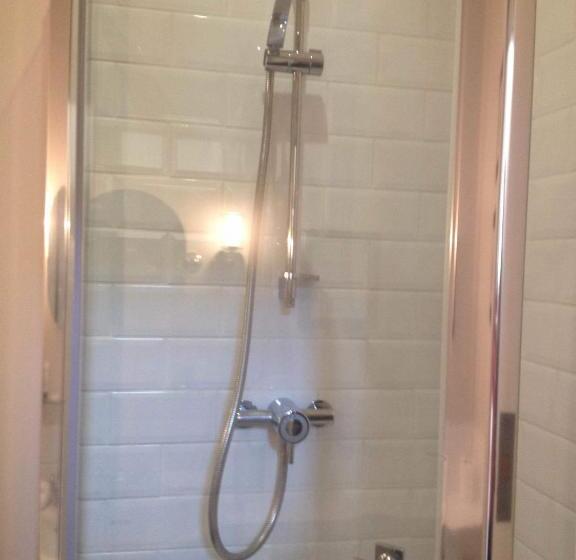 חדר קלאסי, Prince Of Wales