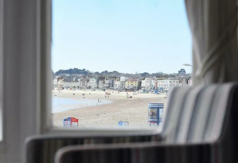オーシャンビュースタンダードルーム, The Beach House