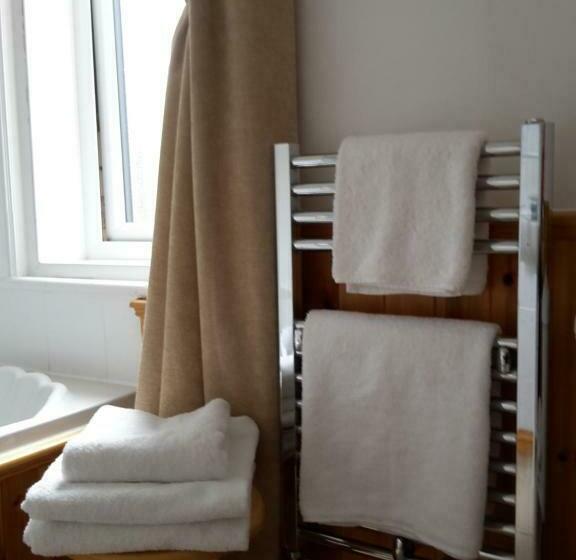 家庭间, The Breverton