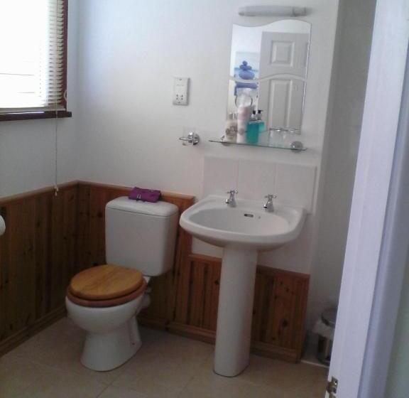 标准间, The Breverton