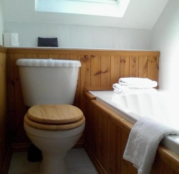 标准间, The Breverton