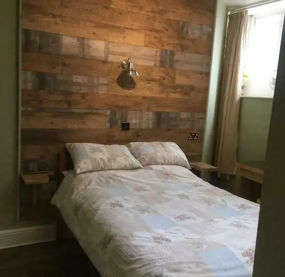 ファミリールーム, Kings Arms Inn