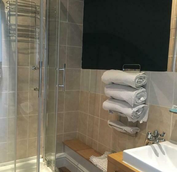 Семейный Номер, Kings Arms Inn