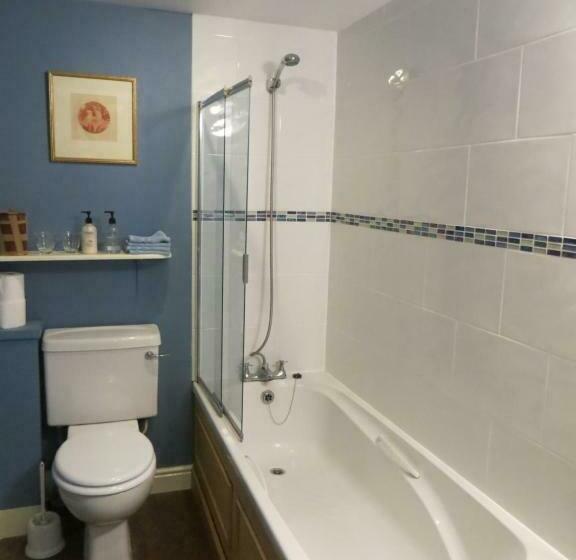 Quarto standard, Threeways House