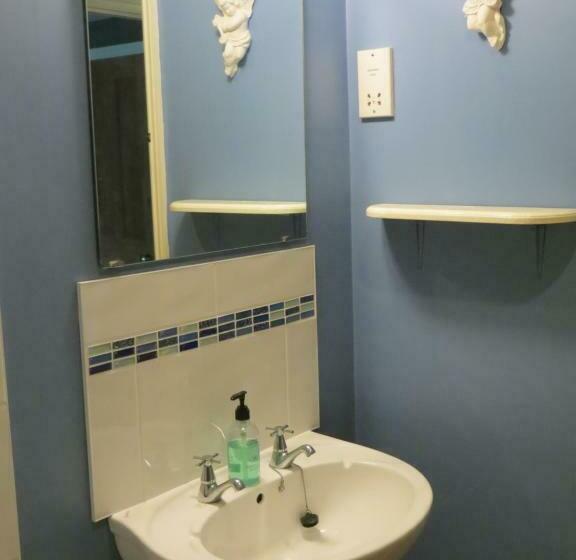 Quarto standard, Threeways House