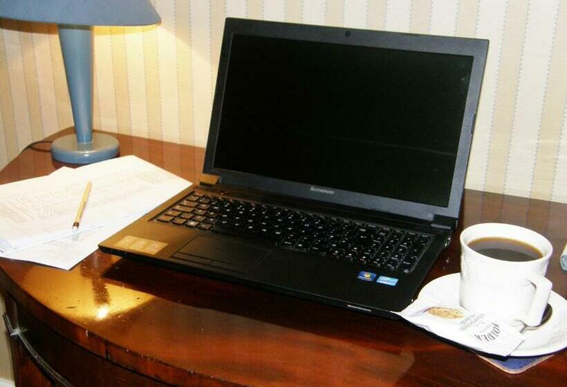 Quarto standard, Threeways House