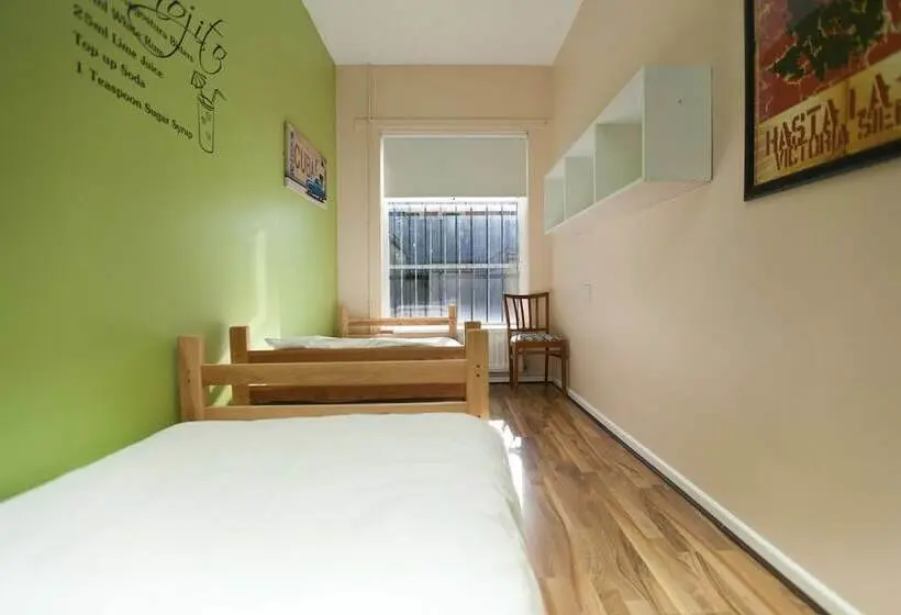اتاق استاندارد با سرویس بهداشتی مشترک, Hostel Connect