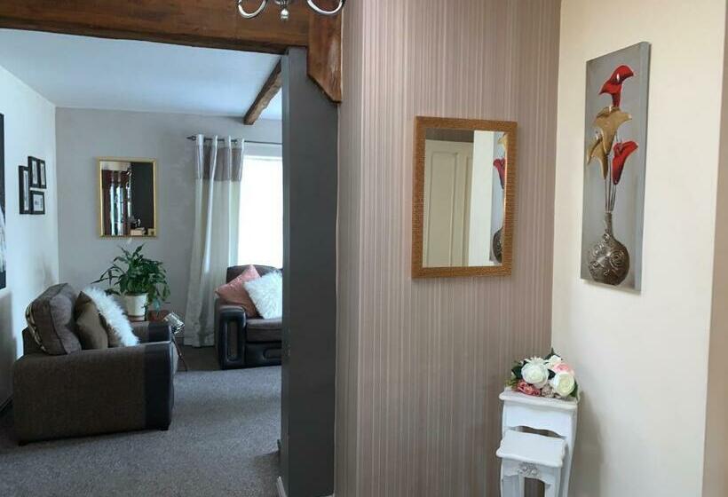 Superior-huone, Dimple Well Lodge