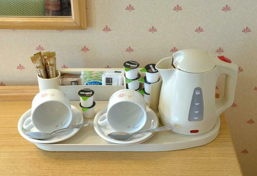 Quarto Estandar Individual, Selborne