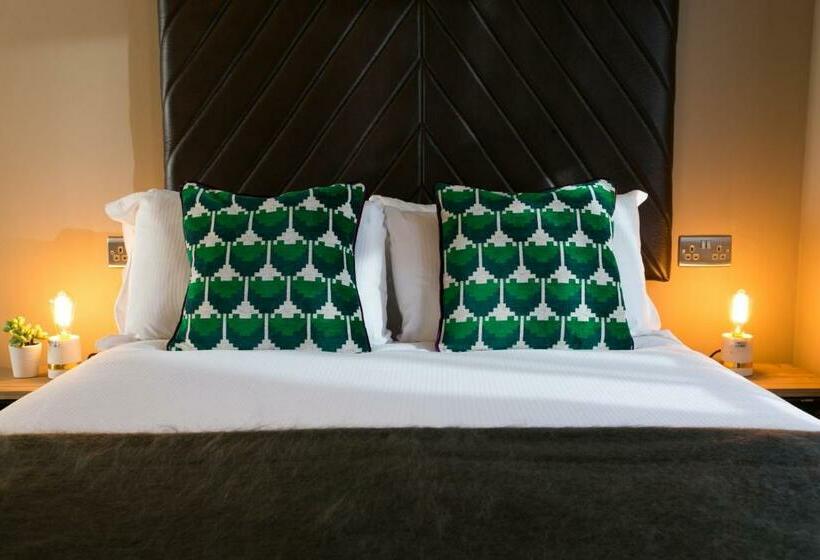 غرفة ديلوكس, The Huntsman Of Brockenhurst