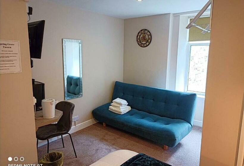 스탠다드 룸, Spring Grove Tavern