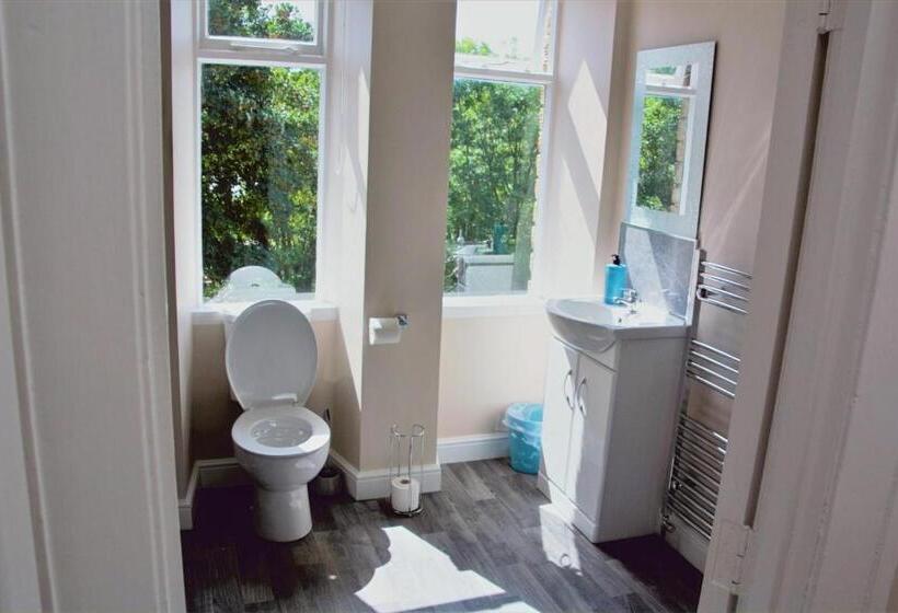 스탠다드 룸, Spring Grove Tavern