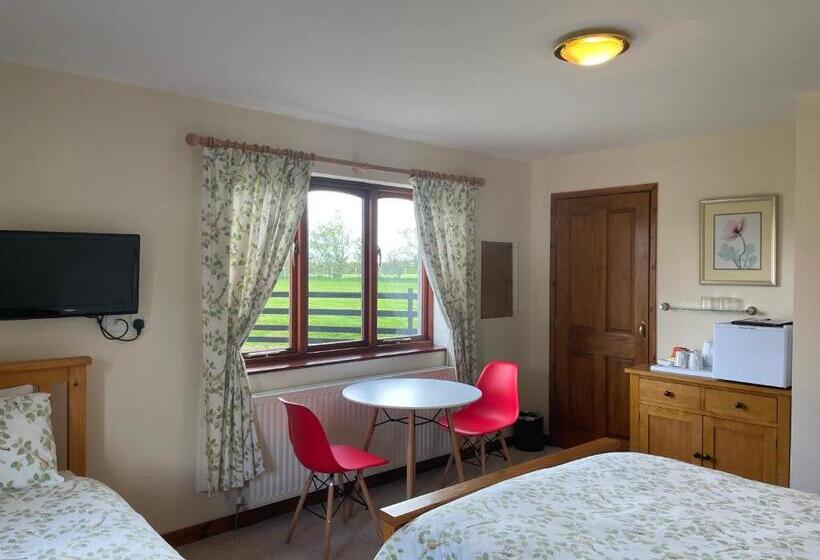 غرفة كلاسيكية ثلاثية, Sunset House B&b