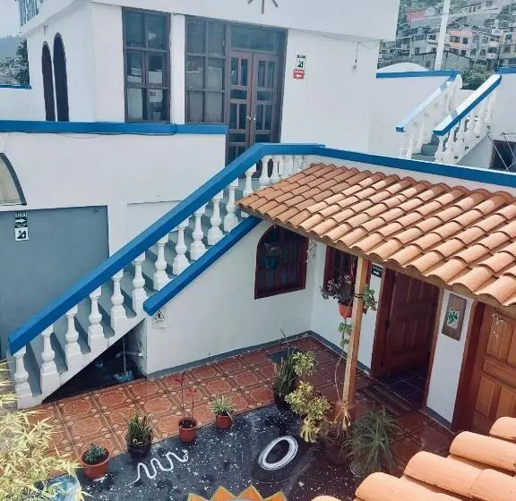 Perhesviitti, Hostal Chasqui