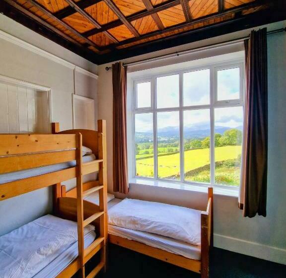 חדר סטנדרט לשלושה עם חדר אמבטיה משוף, Yha Windermere