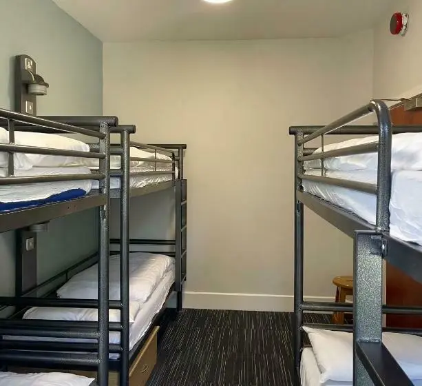 Bed in Shared Room with Shared Bathroom, Yha Windermere