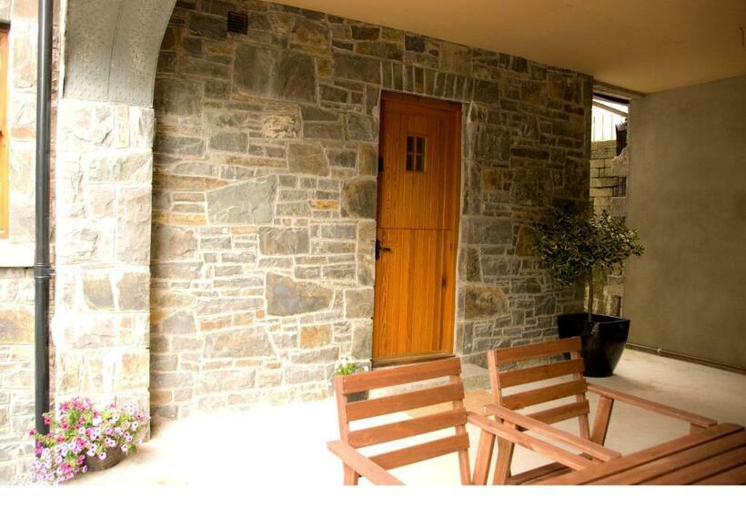 סוויטה, Courtyard Mews Armagh City