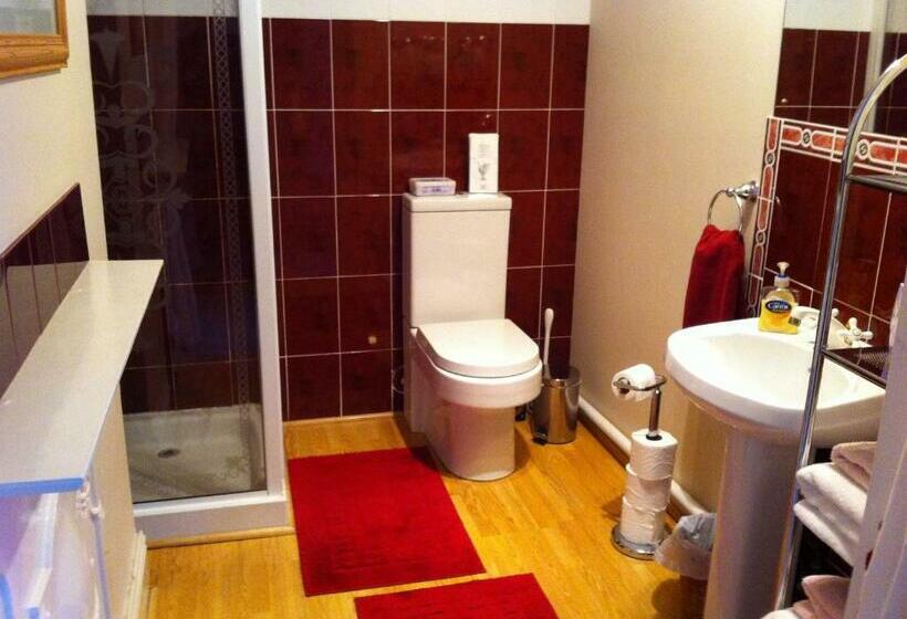 غرفة قياسية, Elloe Lodge