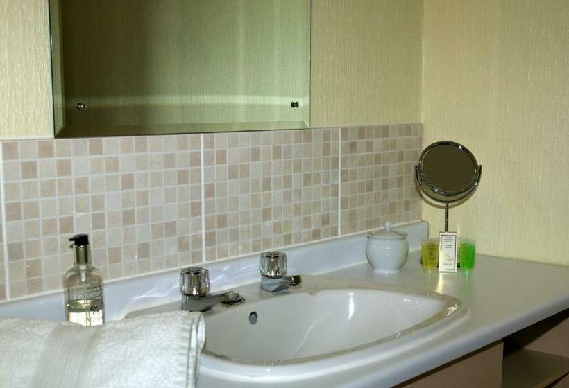 חדר סטנדרט, The Spinney