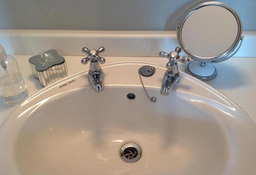 חדר סטנדרט עם מיטת קינג, The Spinney