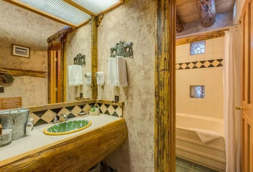 キングサイズベッドのデラックスルーム, Chipeta Lodge