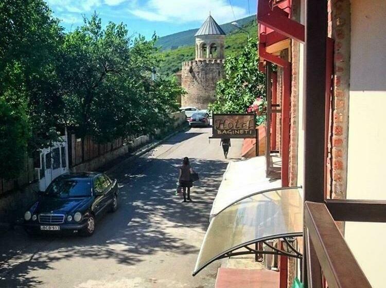 اتاق استاندارد سه نفره, Bagineti