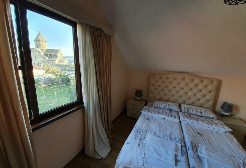 اتاق لوکس با بالکن, Bagineti