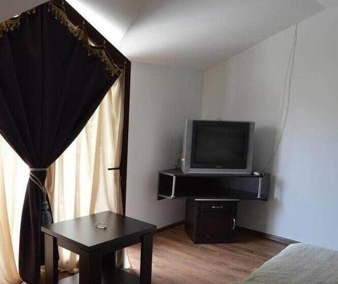 اتاق لوکس با بالکن, Bagineti