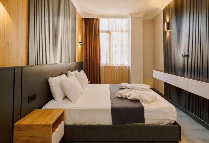 سوییت, Bel Mare Boutique