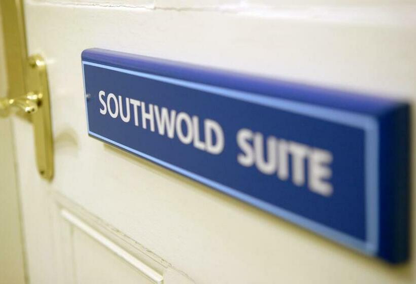 디럭스 룸, Blyth