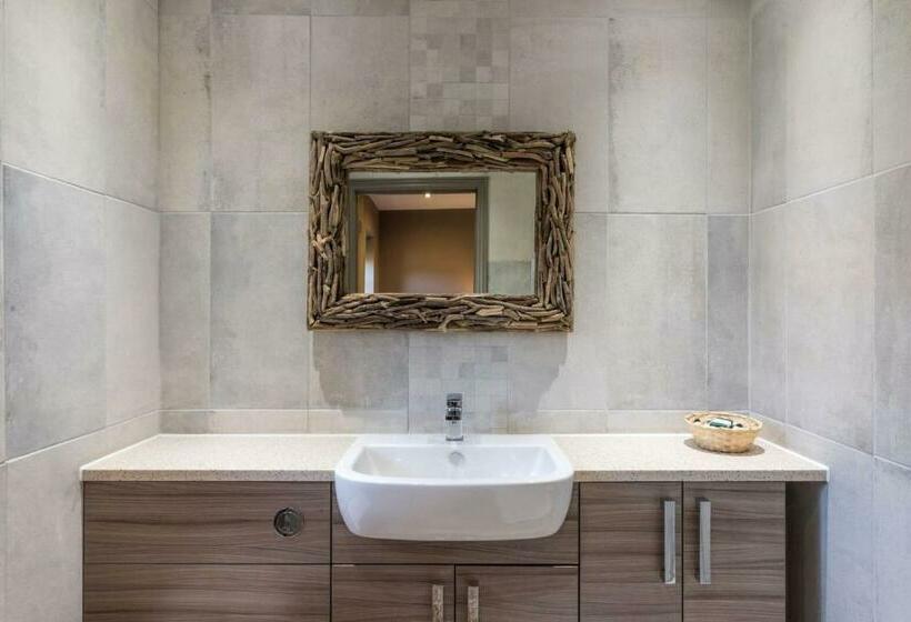 חדר סטנדרט, Briarfields