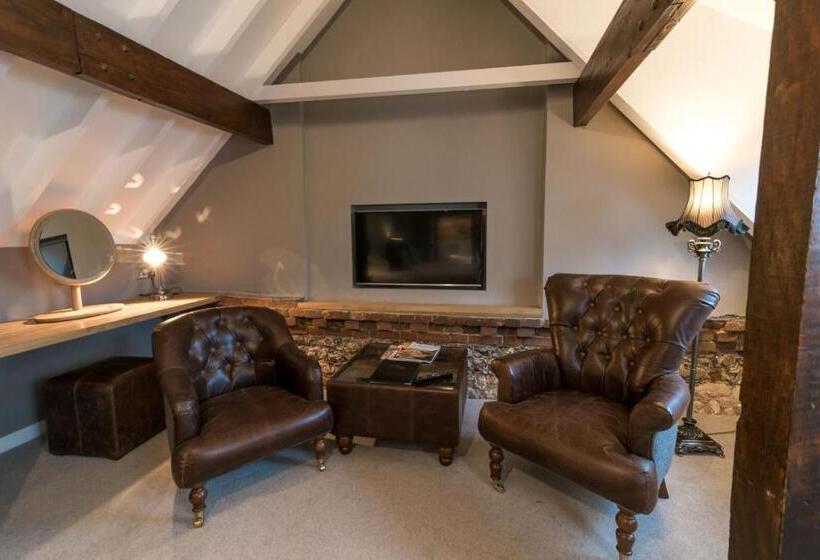 חדר דלוקס, Briarfields