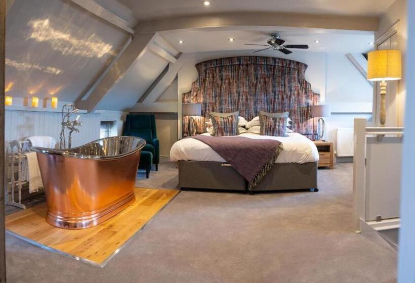 סוויטה, Briarfields