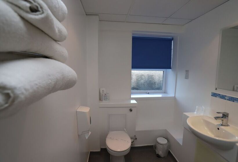 标准三人间, King Charles