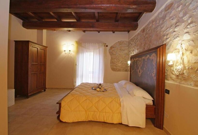 اتاق استاندارد سه نفره, Palazzo Del Papa Agriturismo