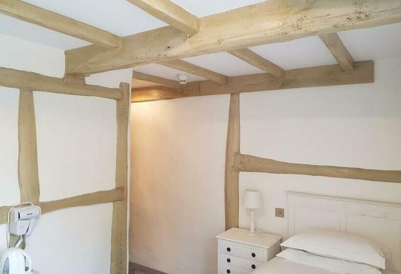 Номер Стандарт Индивидуальный, Random Hall