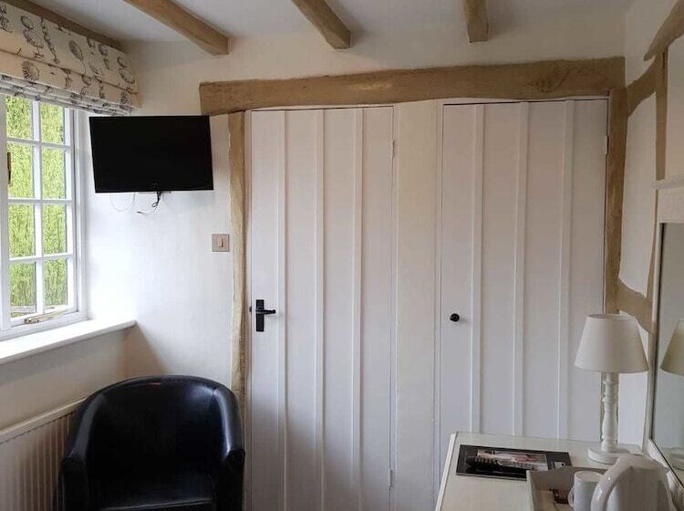 Номер Стандарт Индивидуальный, Random Hall